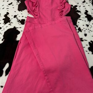 Selling a flared jumpsuit 
Color: Hot Pink
Size: S